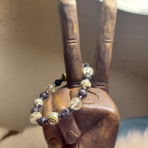 Handmade crystal bracelet - Picture 2 of 3